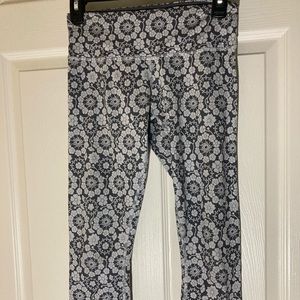 Lululemon Capri leggings rare floral print